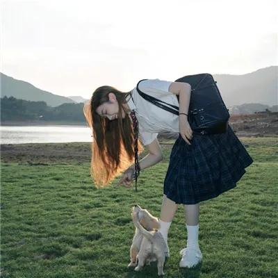 天蓝地黄